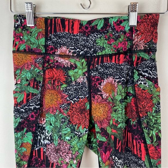 Lululemon Time To Sweat Crop 23" - Picture 2 of 7